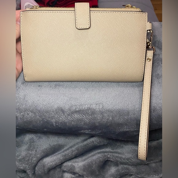 Michael Kors Beige wallet/wristlet - Picture 6 of 6